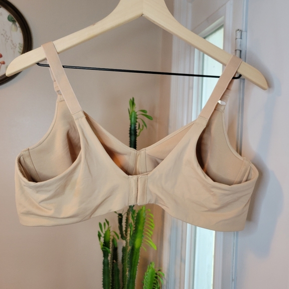 Vanity Fair Radiant Collection Smooth Nude Bra, Size 44C - Picture 5 of 8